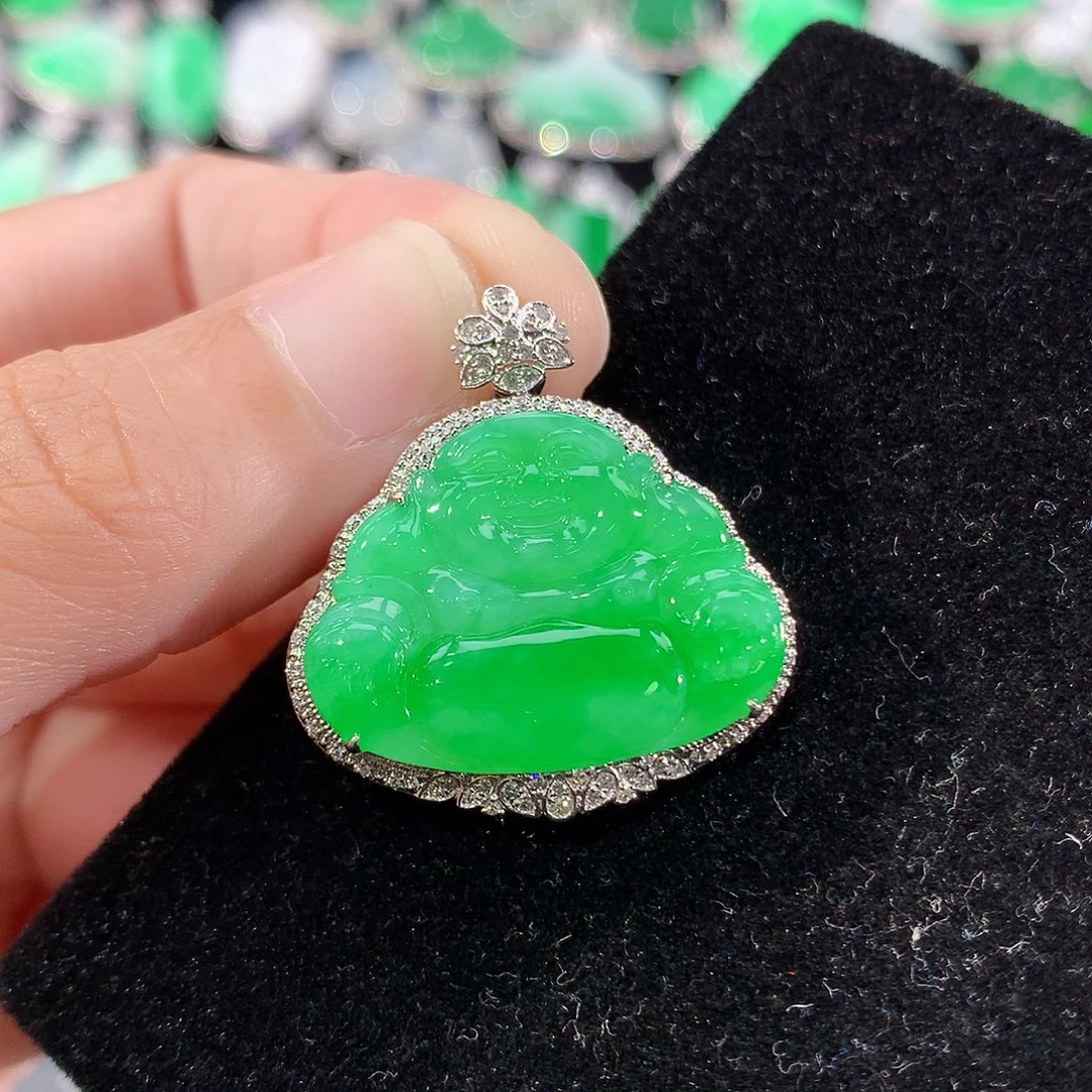翡翠18K金镶嵌颈饰