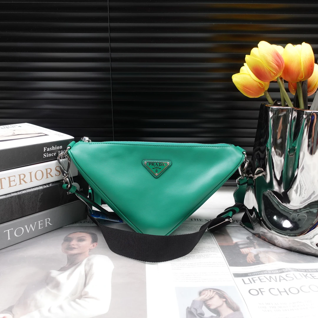 95新 Prada/普拉达 单肩包/T10231500