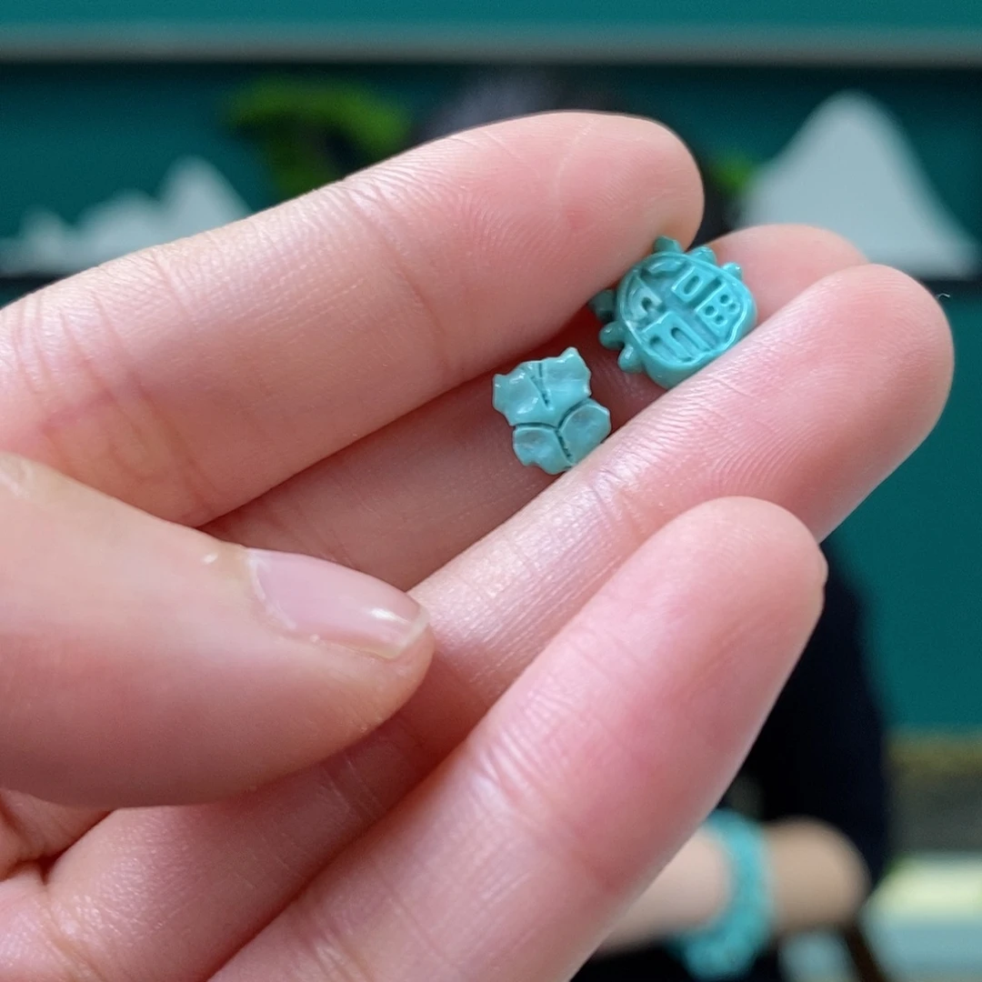 绿松石未镶嵌珠宝奇石