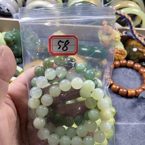 未镶嵌蛇纹石玉手链