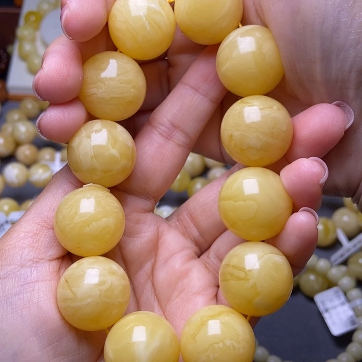 裸石琥珀未镶嵌80