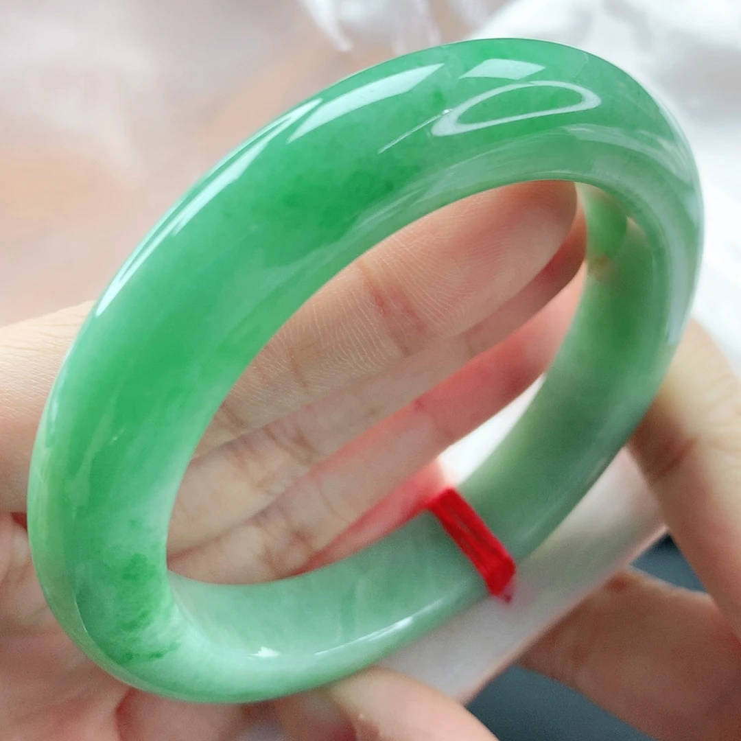 翡翠手镯未镶嵌，208