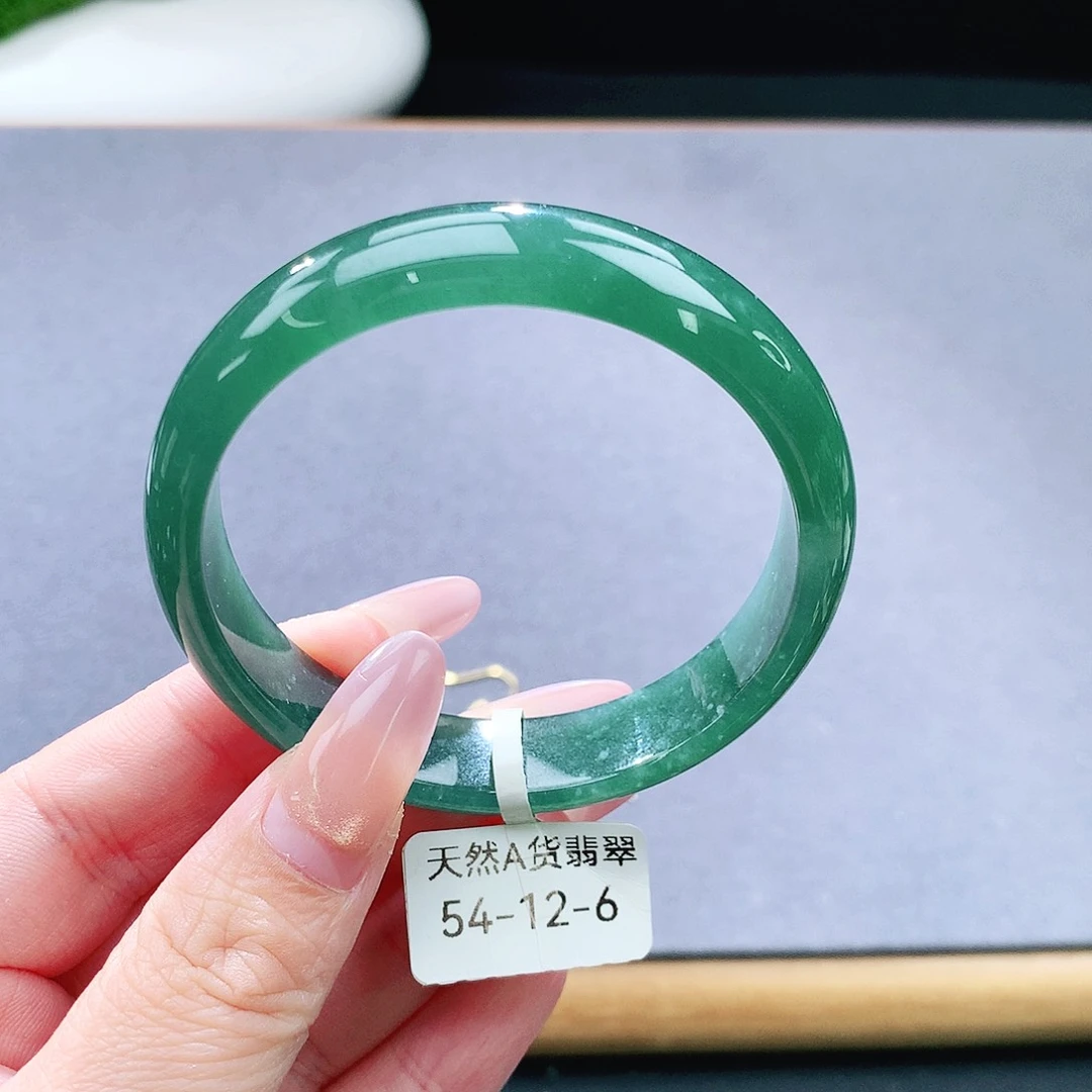 未镶嵌手镯（圆镯）翡翠