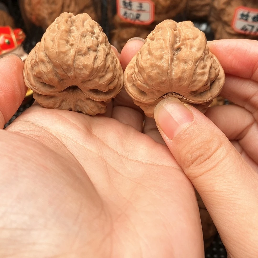 文玩核桃吊坠蛤蟆头核桃精品40