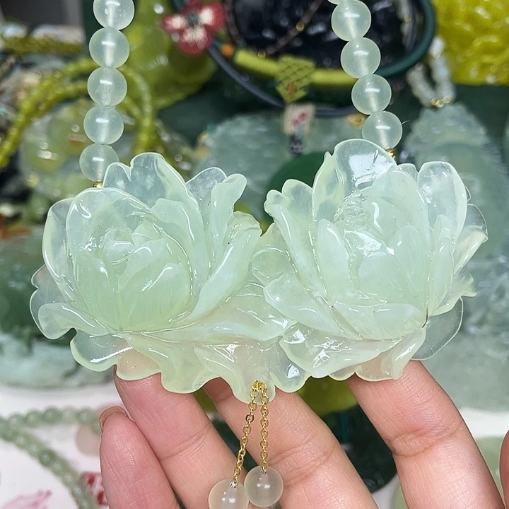 蛇纹石玉未镶嵌吊坠