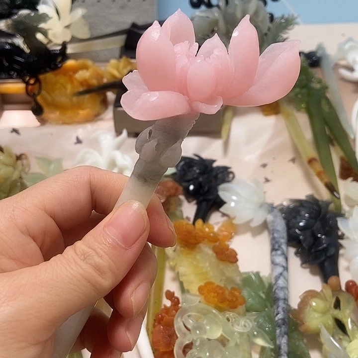 我***资蛇纹石玉合金发簪