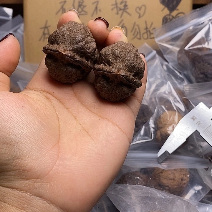 文玩核桃把件    77