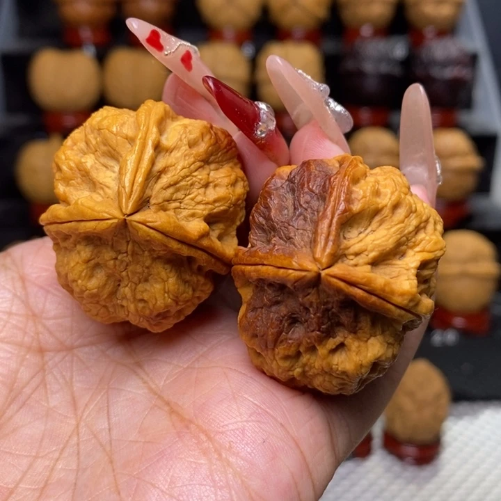 文玩核桃把件金刚岩三棱54号