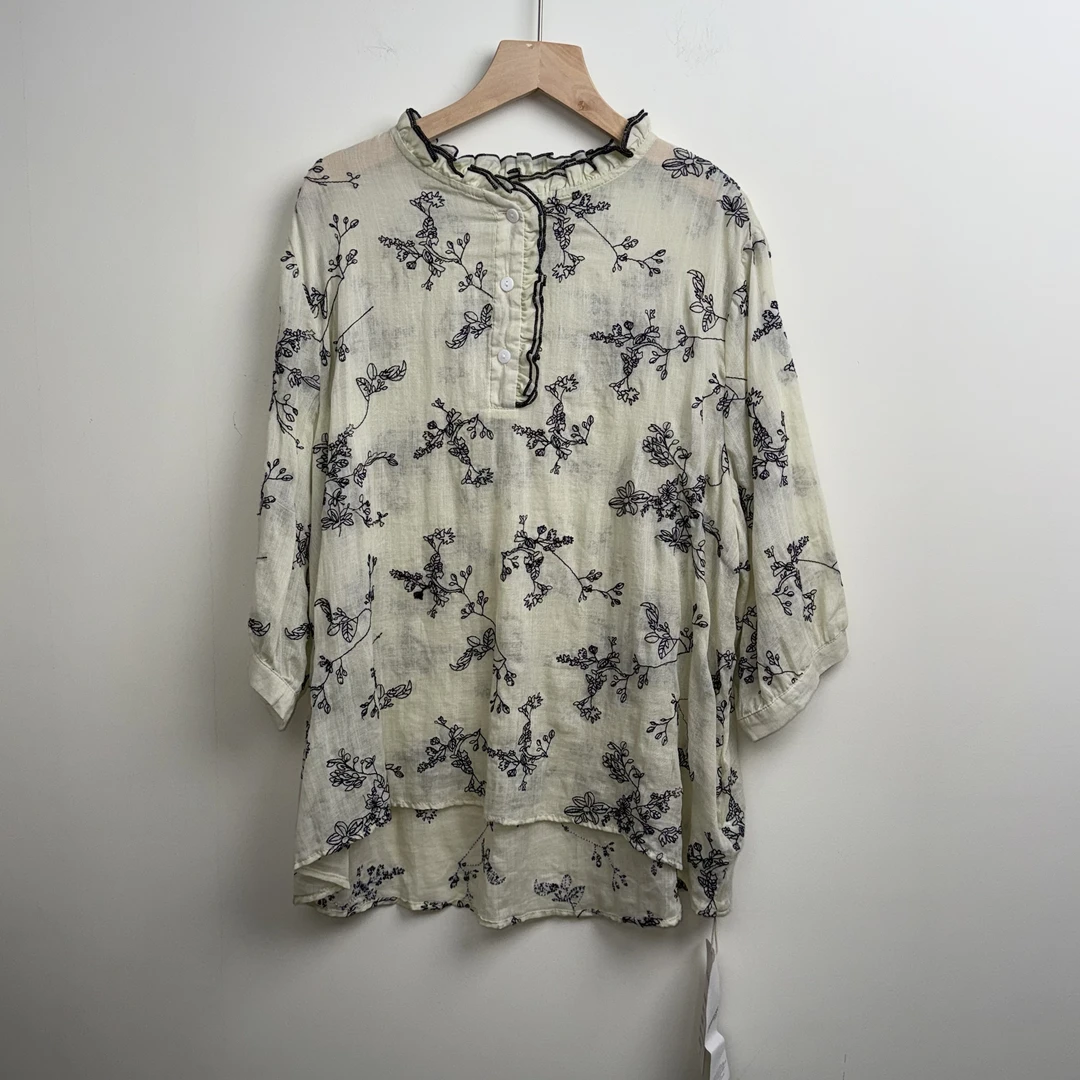 @苎麻印花波浪领半开口气质上衣 MGF3764