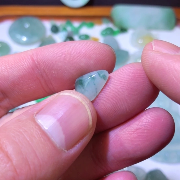 翡翠未镶嵌颈饰天然a货翡翠