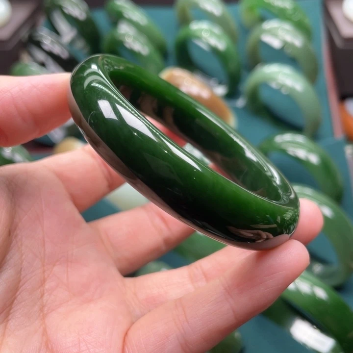 未镶嵌手镯和田玉（碧玉）