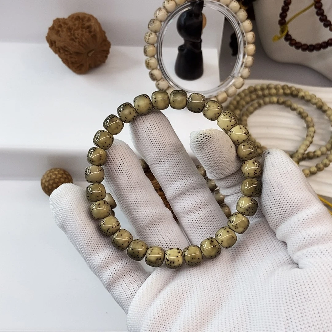 M***y手串星月菩提8绿背河豚72