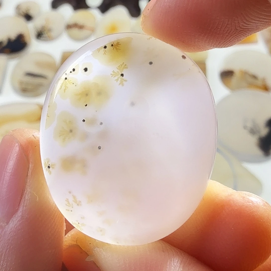 玛瑙/玉髓未镶嵌珠宝半成品