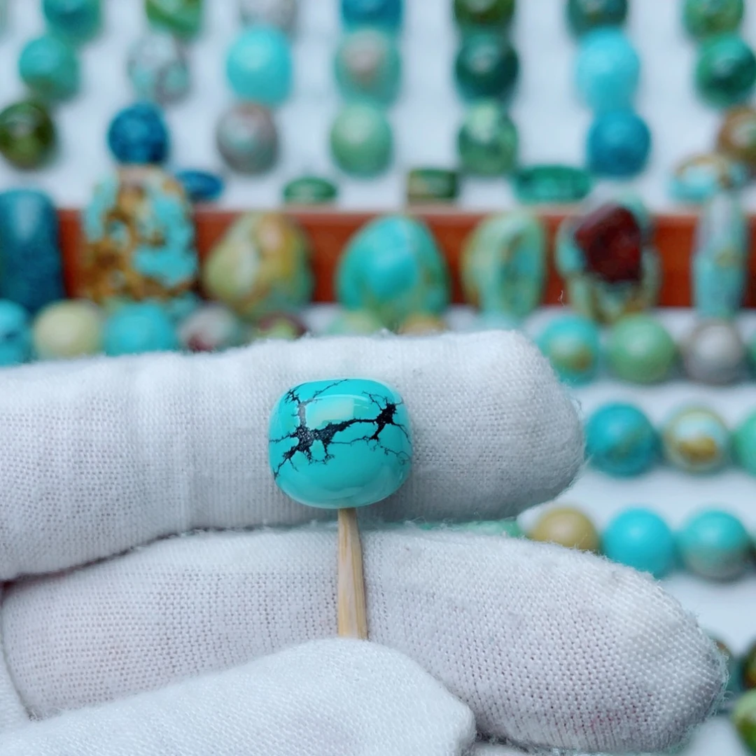 未镶嵌绿松石珠宝奇石