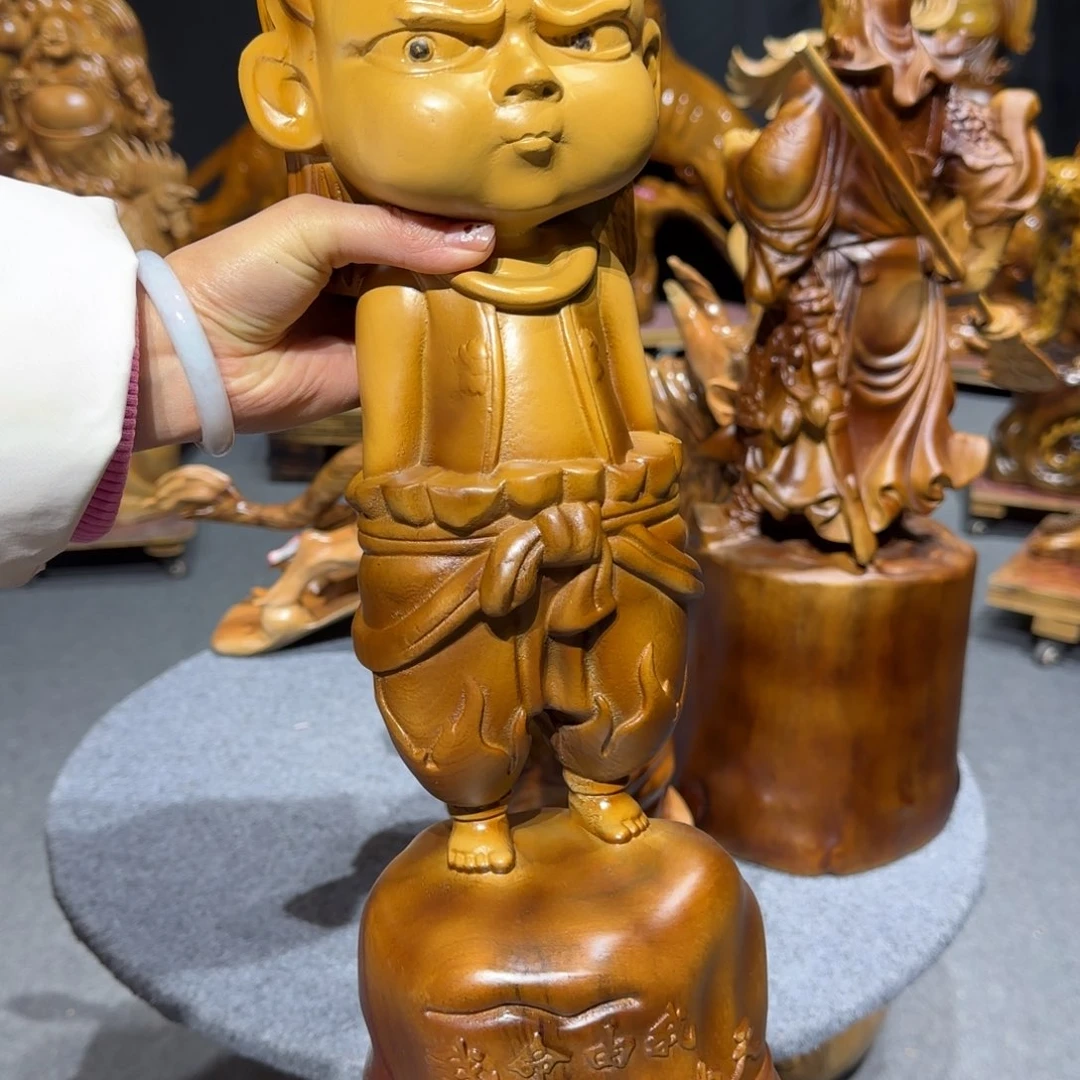 香樟木向***界哪吒实木摆件