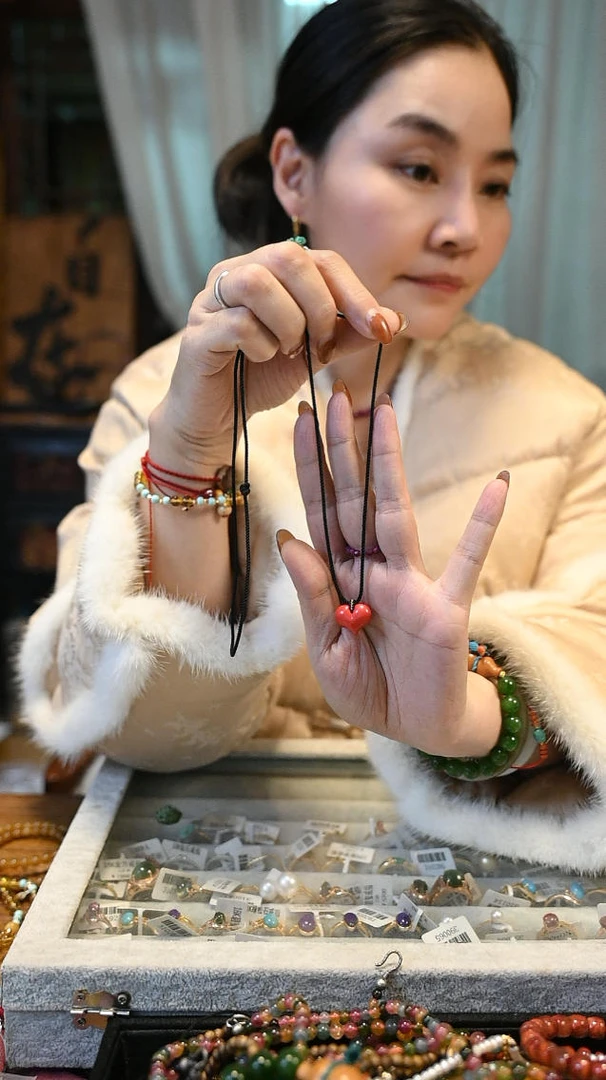 非金属珐琅吊坠 红色爱心吊坠可调节项链