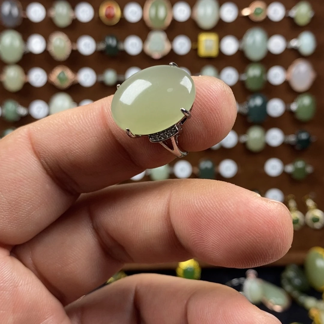 和田玉（青白玉）颈饰合金