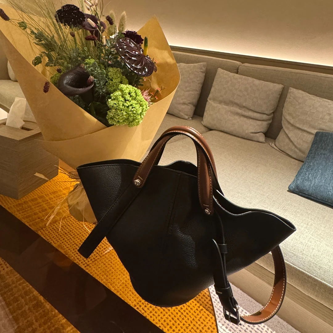 COCOLINDA| 头层牛皮菜篮子手提包三角包B2738