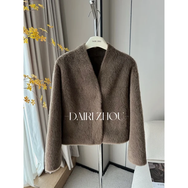 DAIRI ZHOU▪️漫长的过程   100羊毛V领仿皮毛一体外套简约百搭款