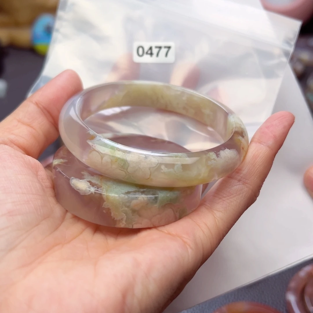 未镶嵌手镯玛瑙/玉髓鹅**水