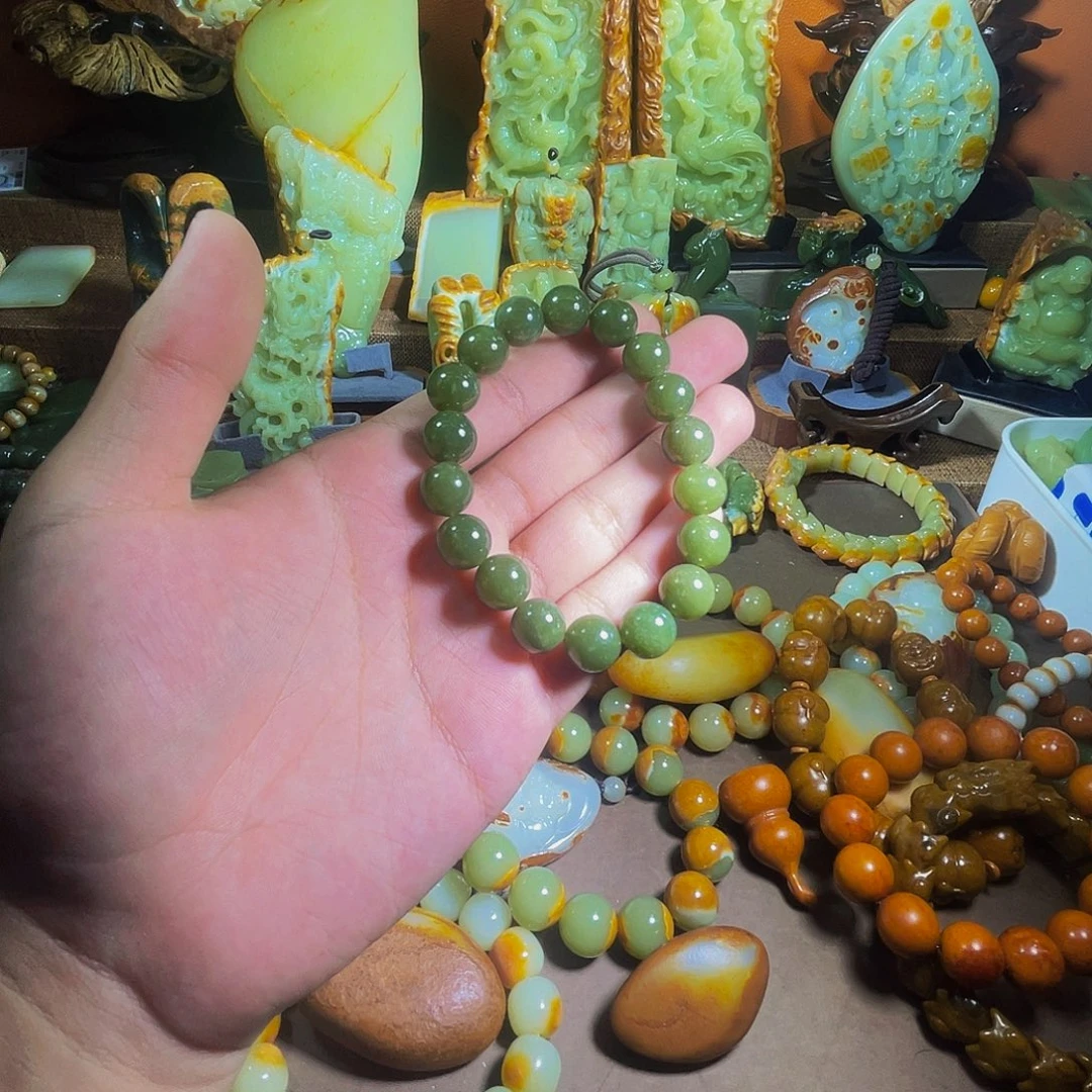 透闪石质玉未镶嵌珠宝奇石