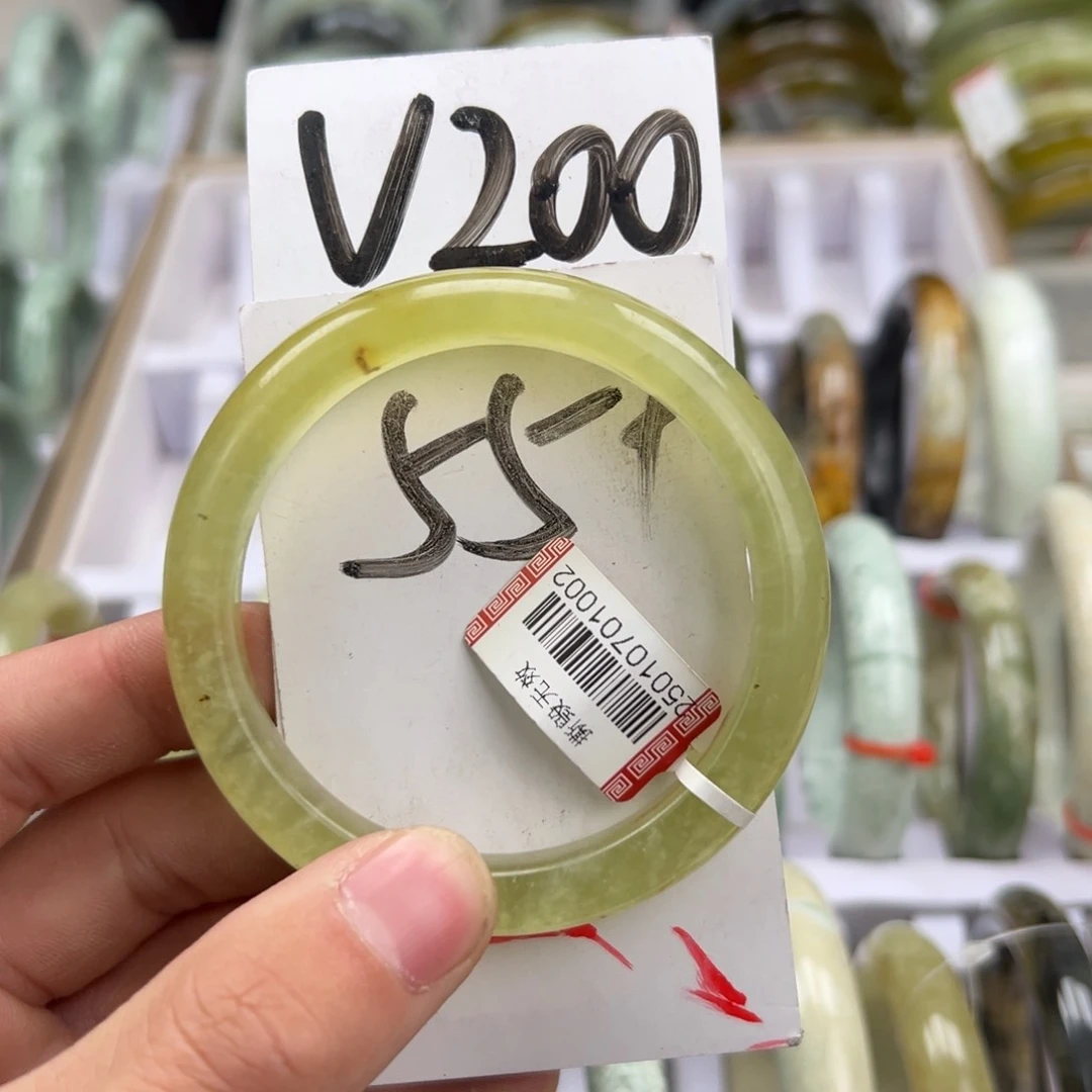 岫玉手镯未镶嵌天然岫玉