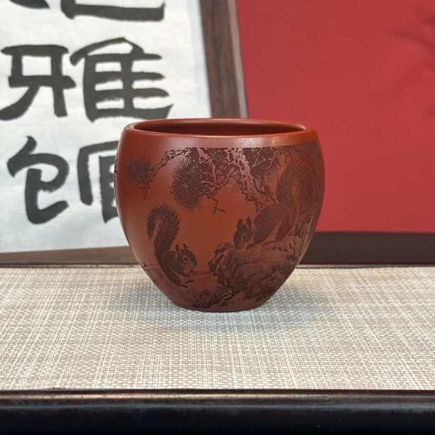 【汇雅馆】宜兴原矿紫砂大红袍水缸杯刻绘松鼠大容量纯手工高档茶具