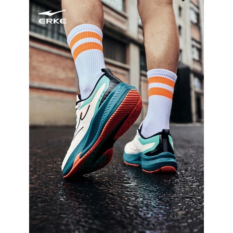 穿梭4鸿星尔克男鞋2025新款防泼水跑步鞋多巴胺运动鞋减震跑鞋子