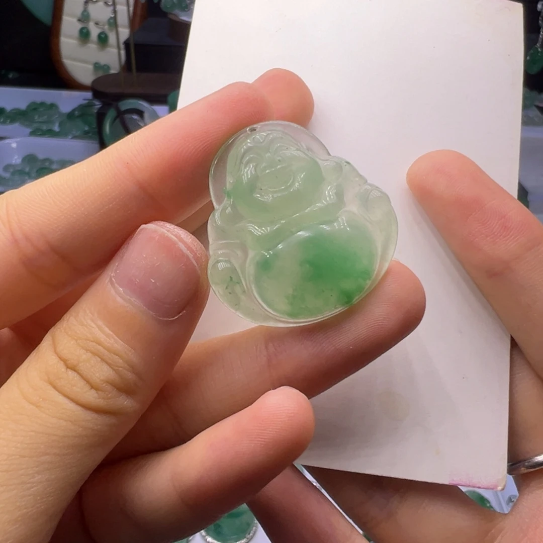 颈饰未镶嵌石英质玉（非洲翠）