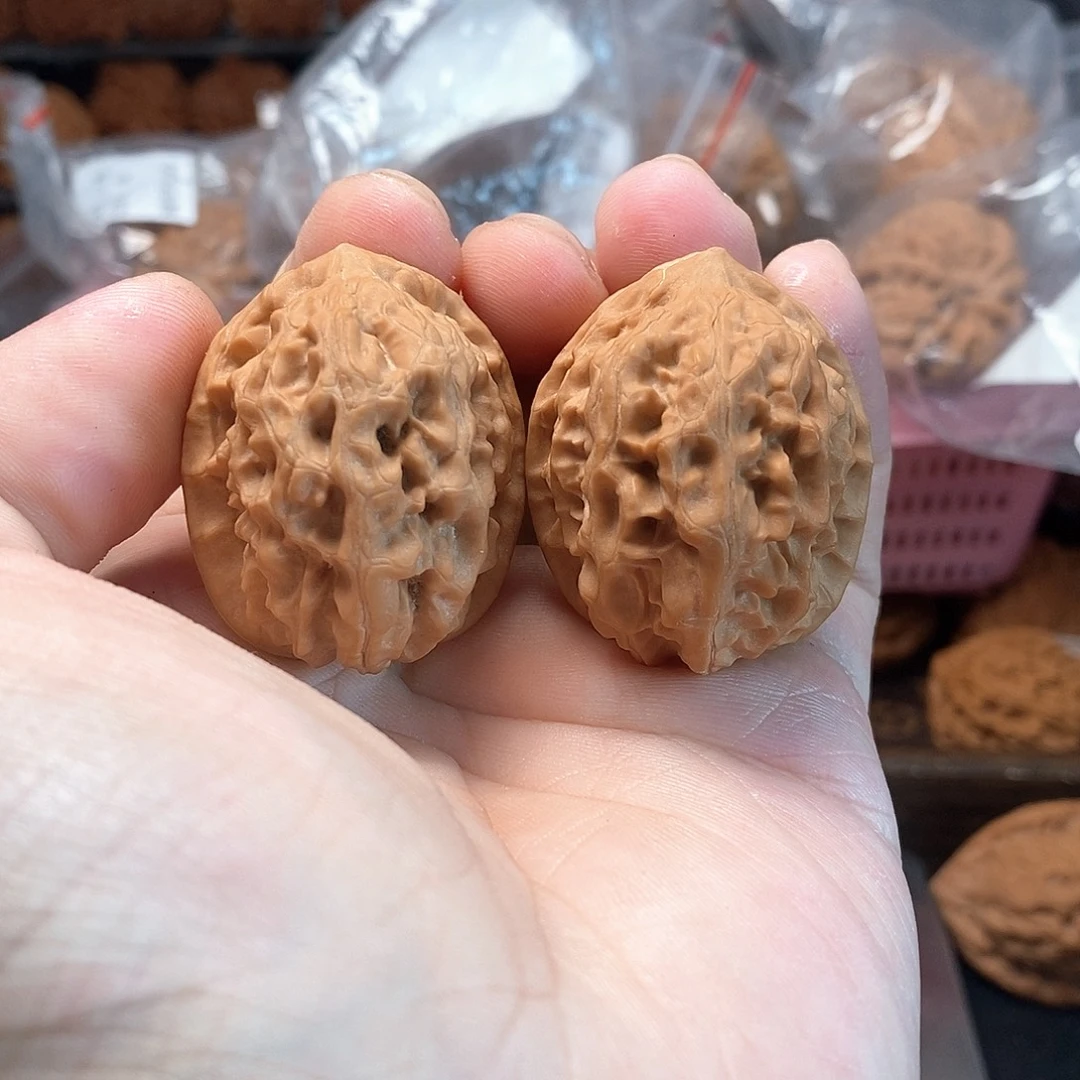 L****1文玩核桃黄松峪40-09