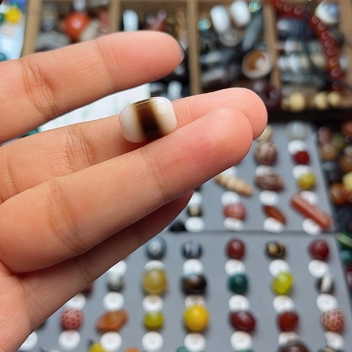 玛瑙/玉髓未镶嵌珠宝半成品小*鹏