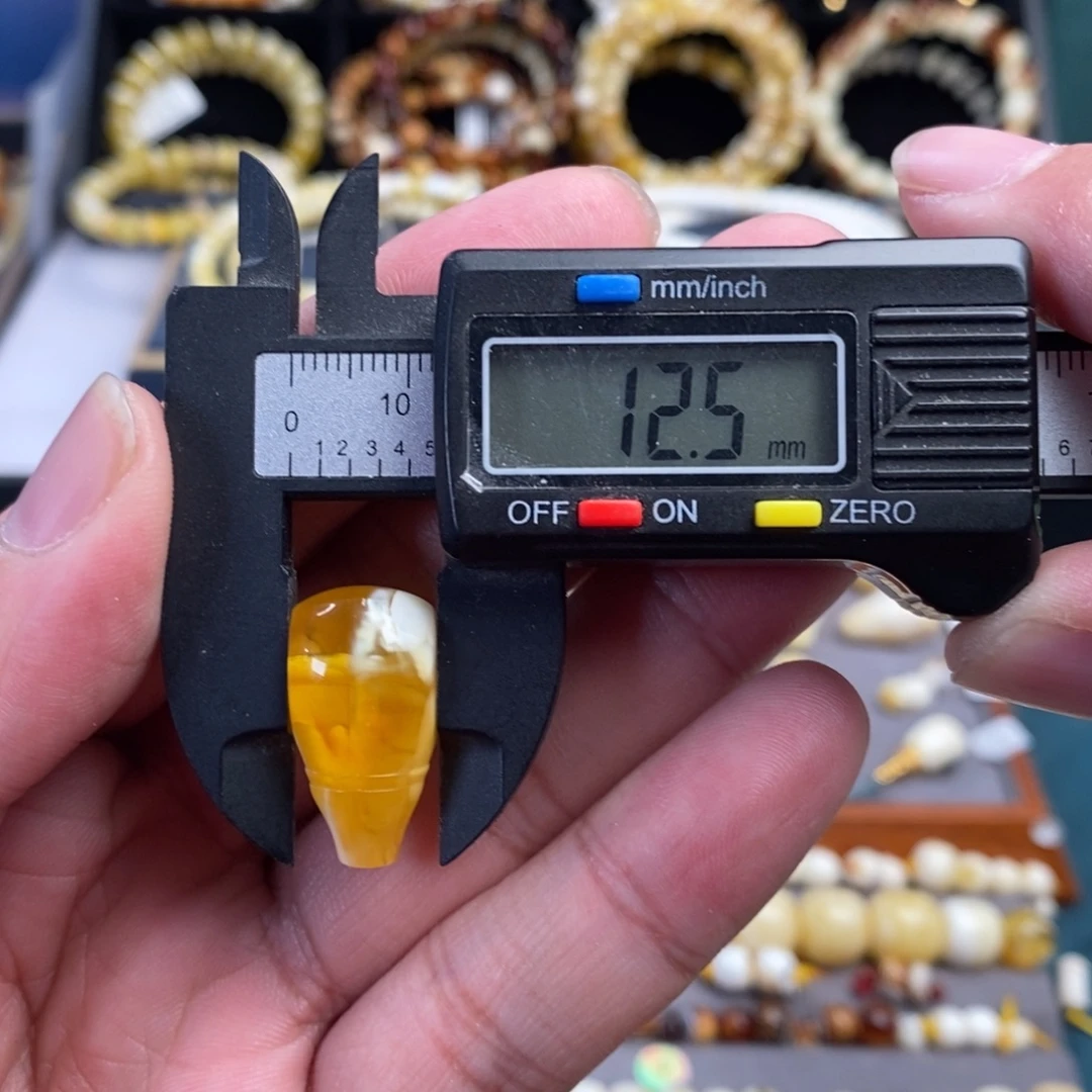 裸石蜜蜡未镶嵌橘色金瓷白三通12.5mm