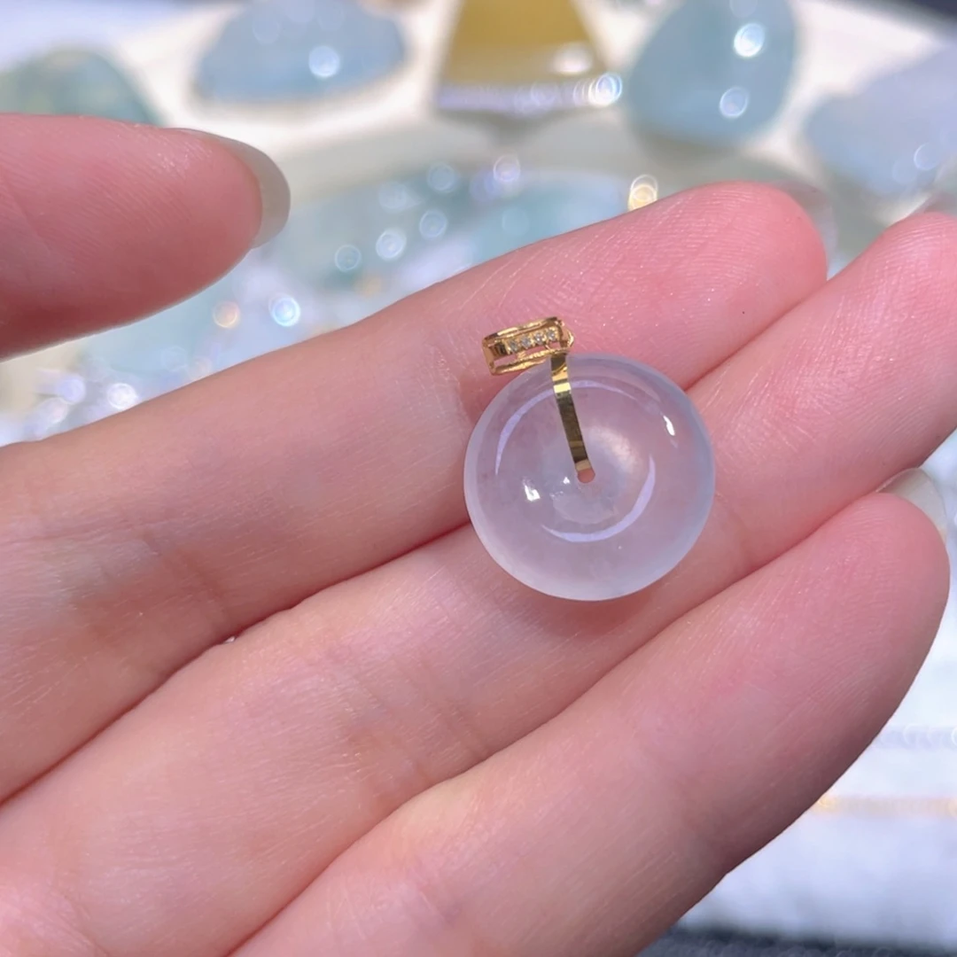 翡翠18K金镶嵌颈饰翡翠