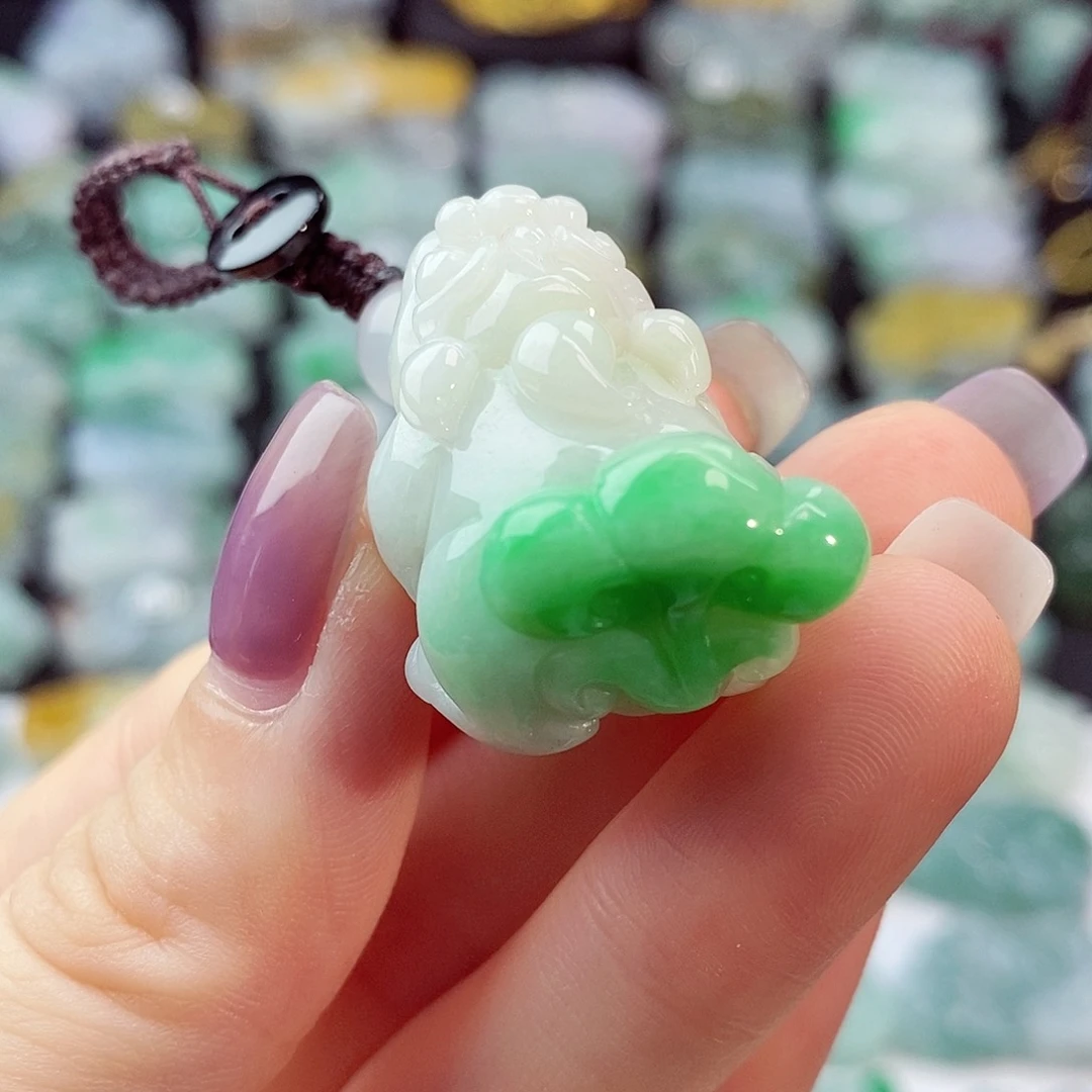颈饰未镶嵌翡翠天然