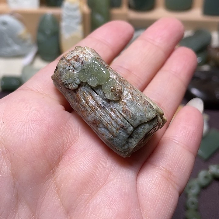 *****岫岩河磨玉（透闪石质玉）未镶嵌颈饰