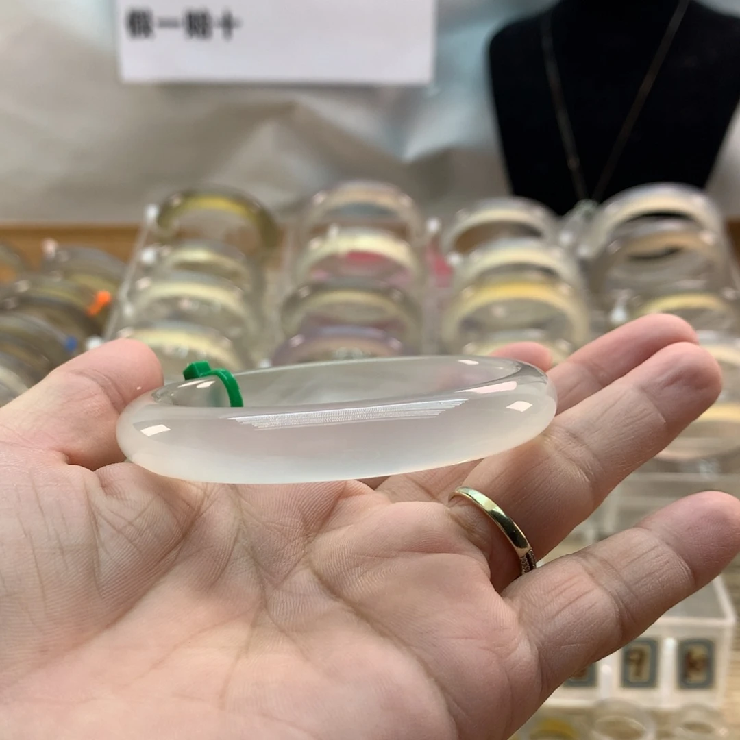 手镯玛瑙/玉髓未镶嵌