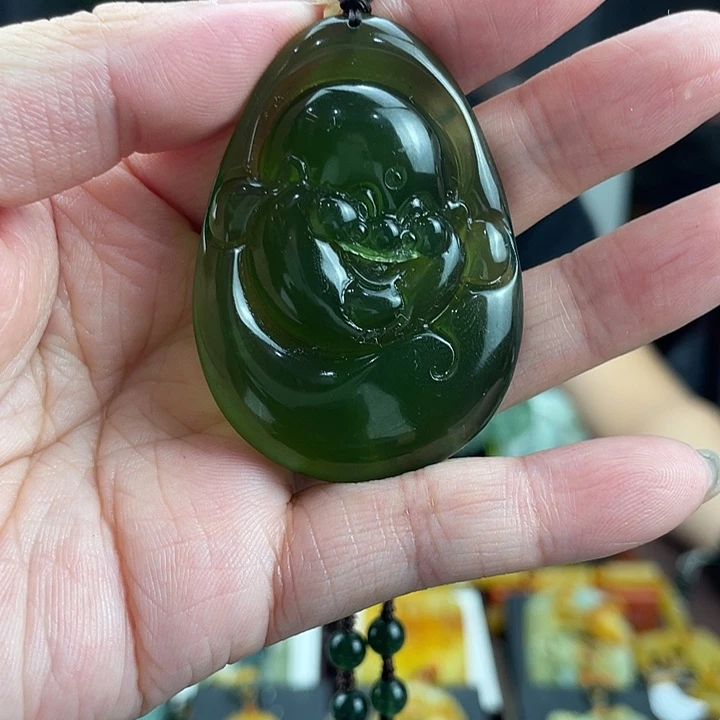 未镶嵌蛇纹石玉颈饰