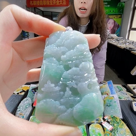 翡翠未镶嵌颈饰翡翠