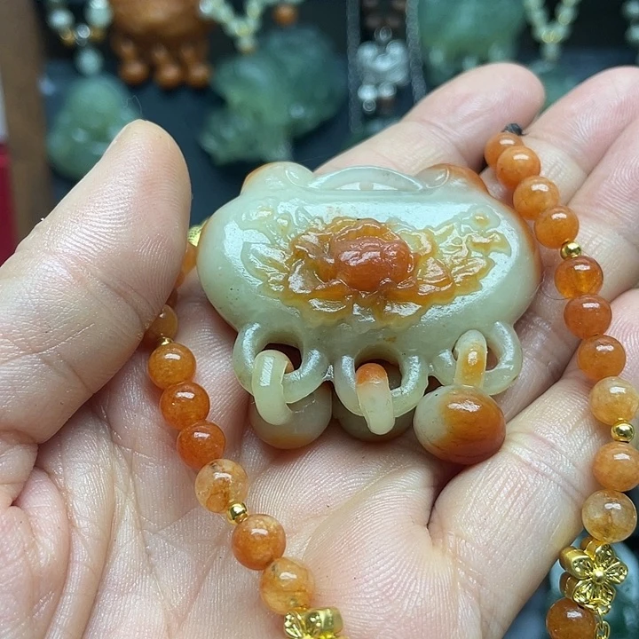 未镶嵌蛇纹石玉颈饰