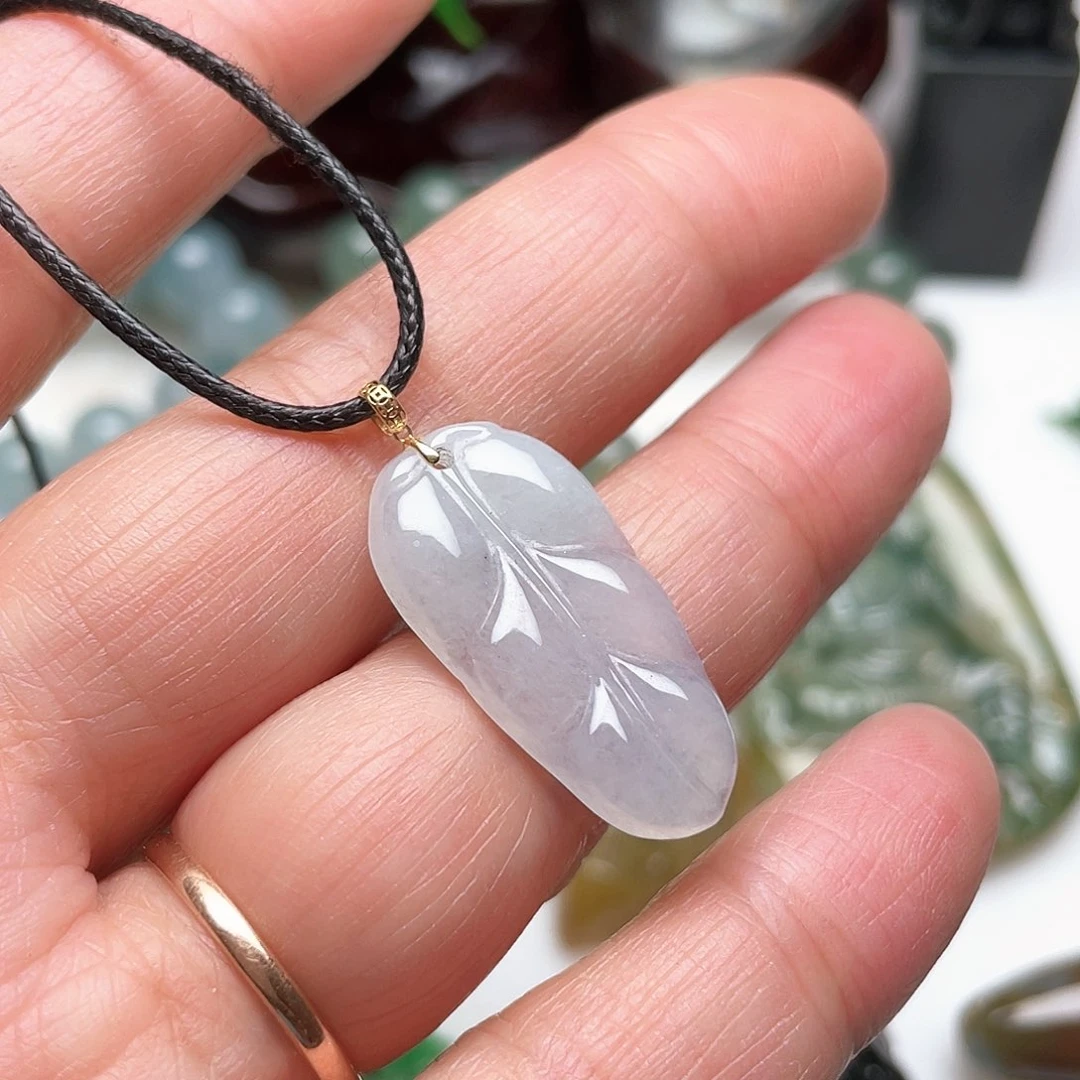 翡翠颈饰18K金镶嵌叶子