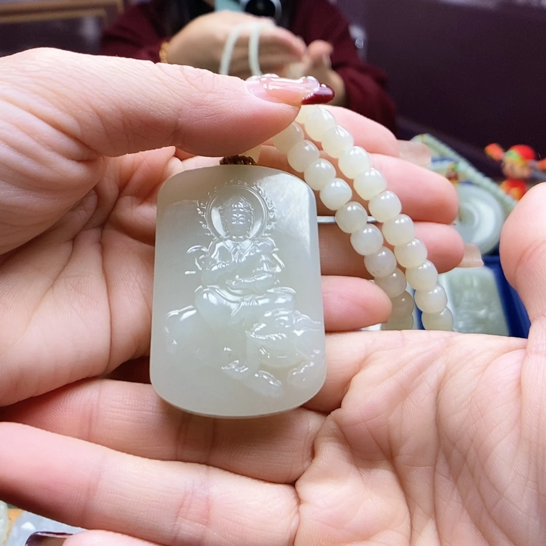 和田玉颈饰未镶嵌心*说