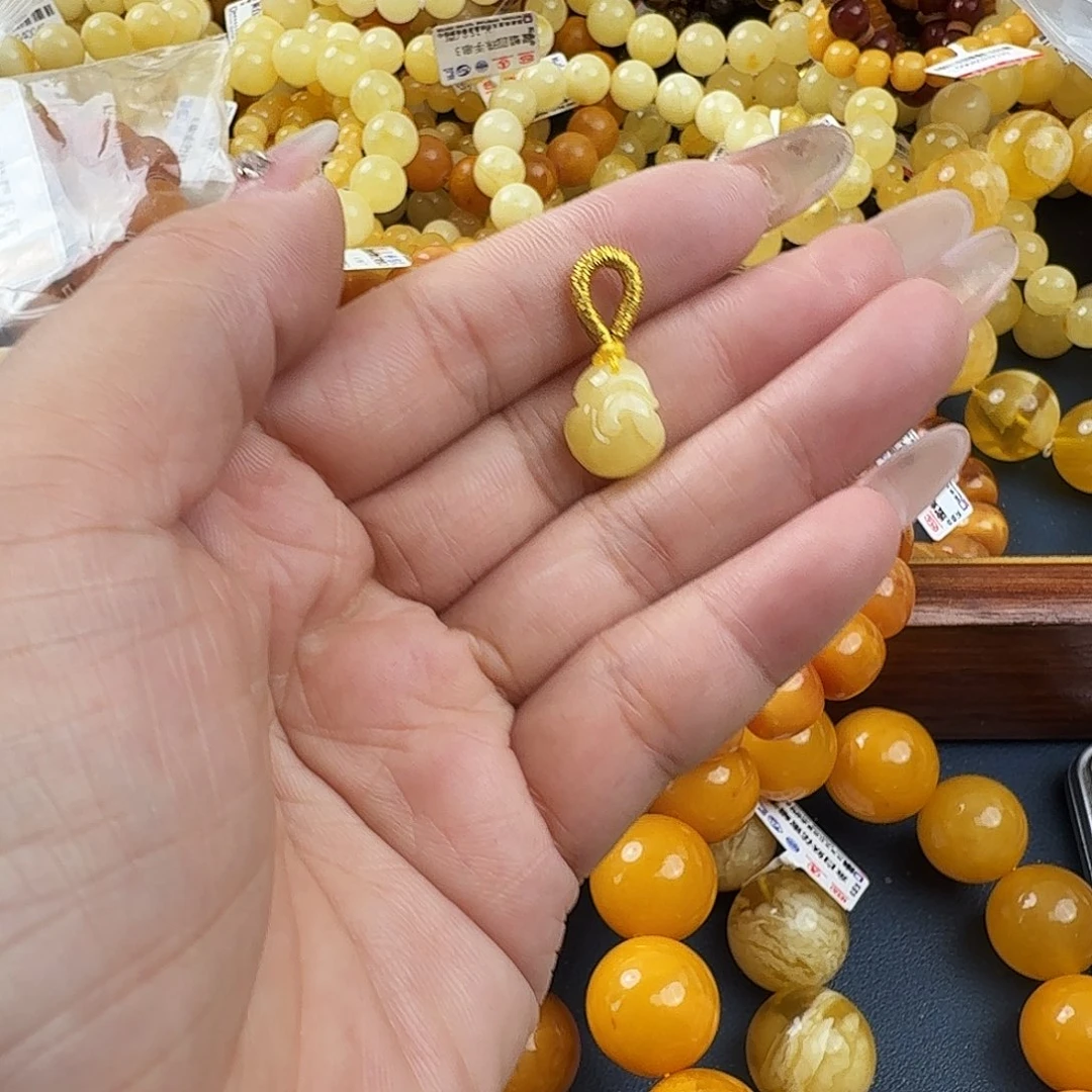 琥珀未镶嵌珠宝奇石