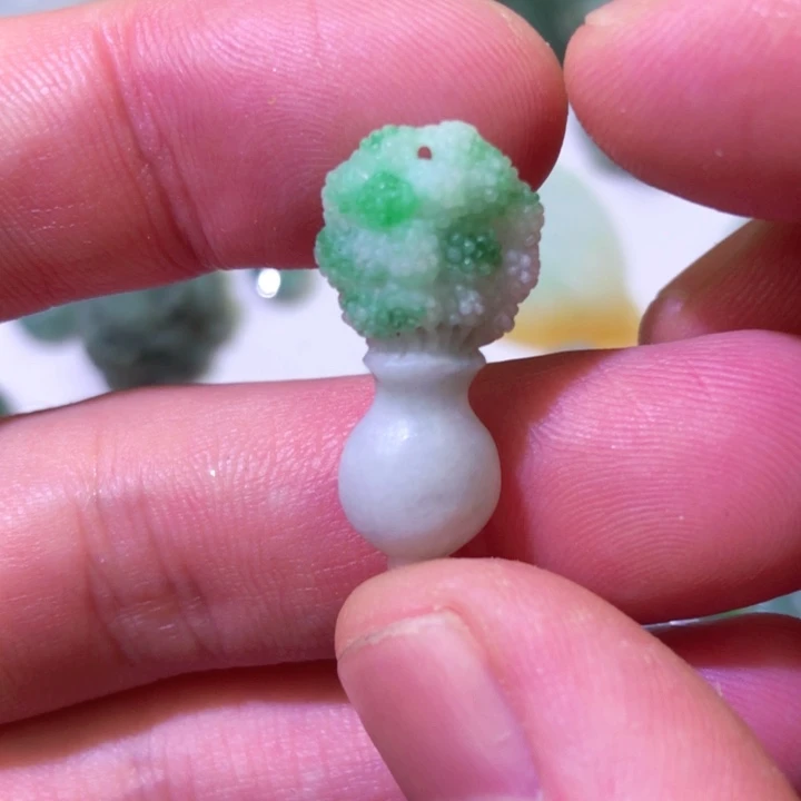 翡翠未镶嵌颈饰天然a货翡翠