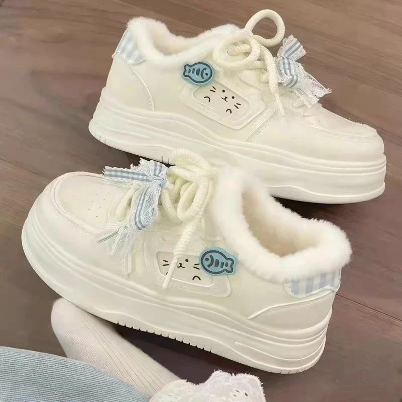 680～695奶fufu加绒小白鞋女可爱小众百搭休闲运动面包鞋