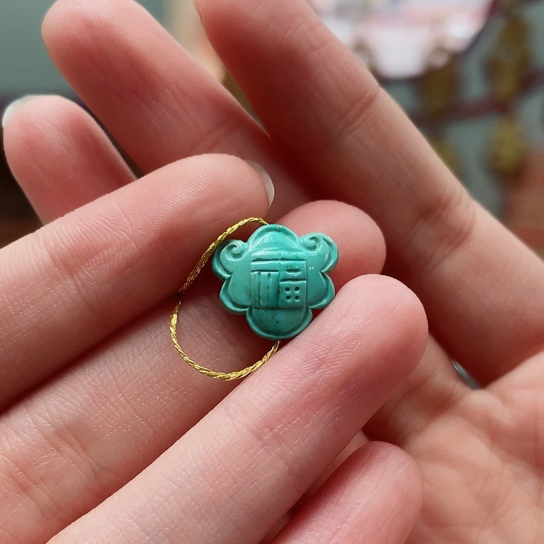 绿松石颈饰未镶嵌