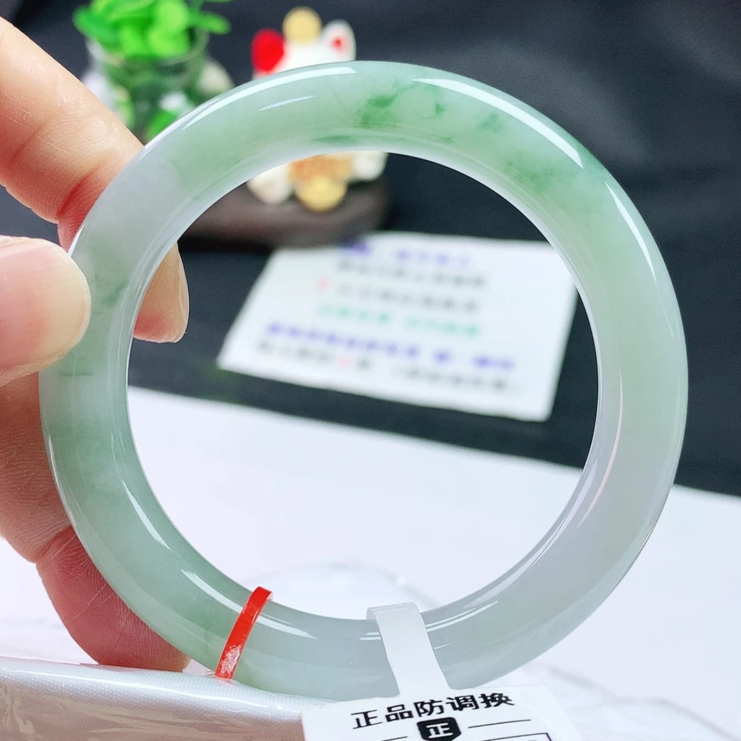 翡翠手镯未镶嵌53圆