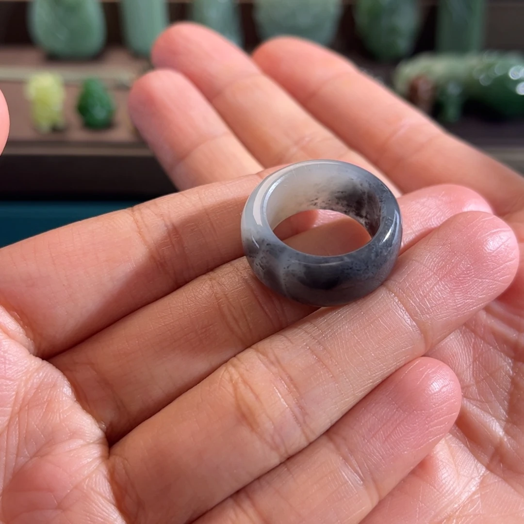 否***来和田玉未镶嵌颈饰定制