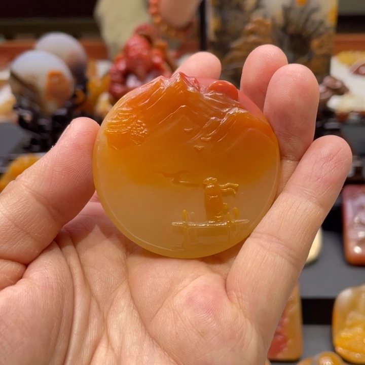 石英质玉（黄龙玉）未镶嵌颈饰山水牌