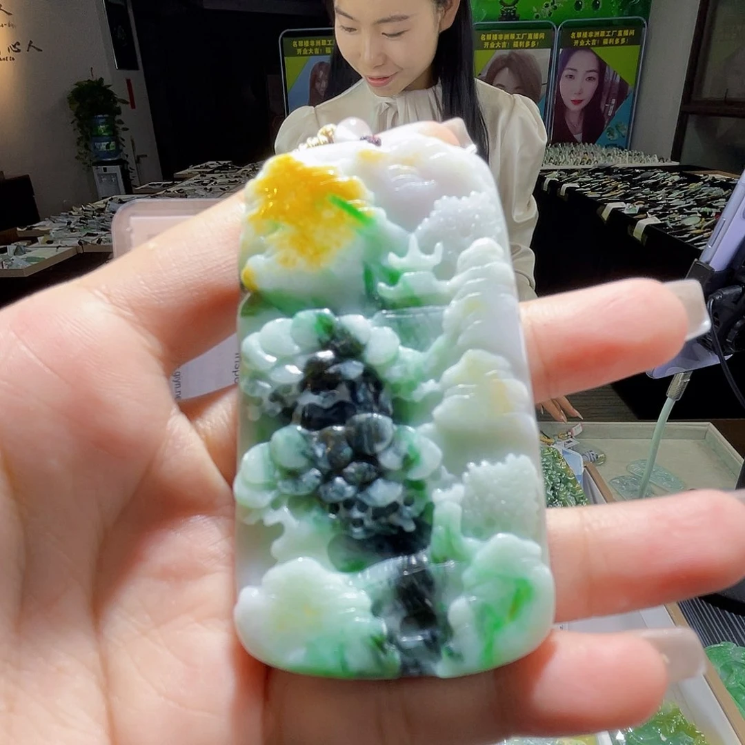 颈饰未镶嵌翡翠一个