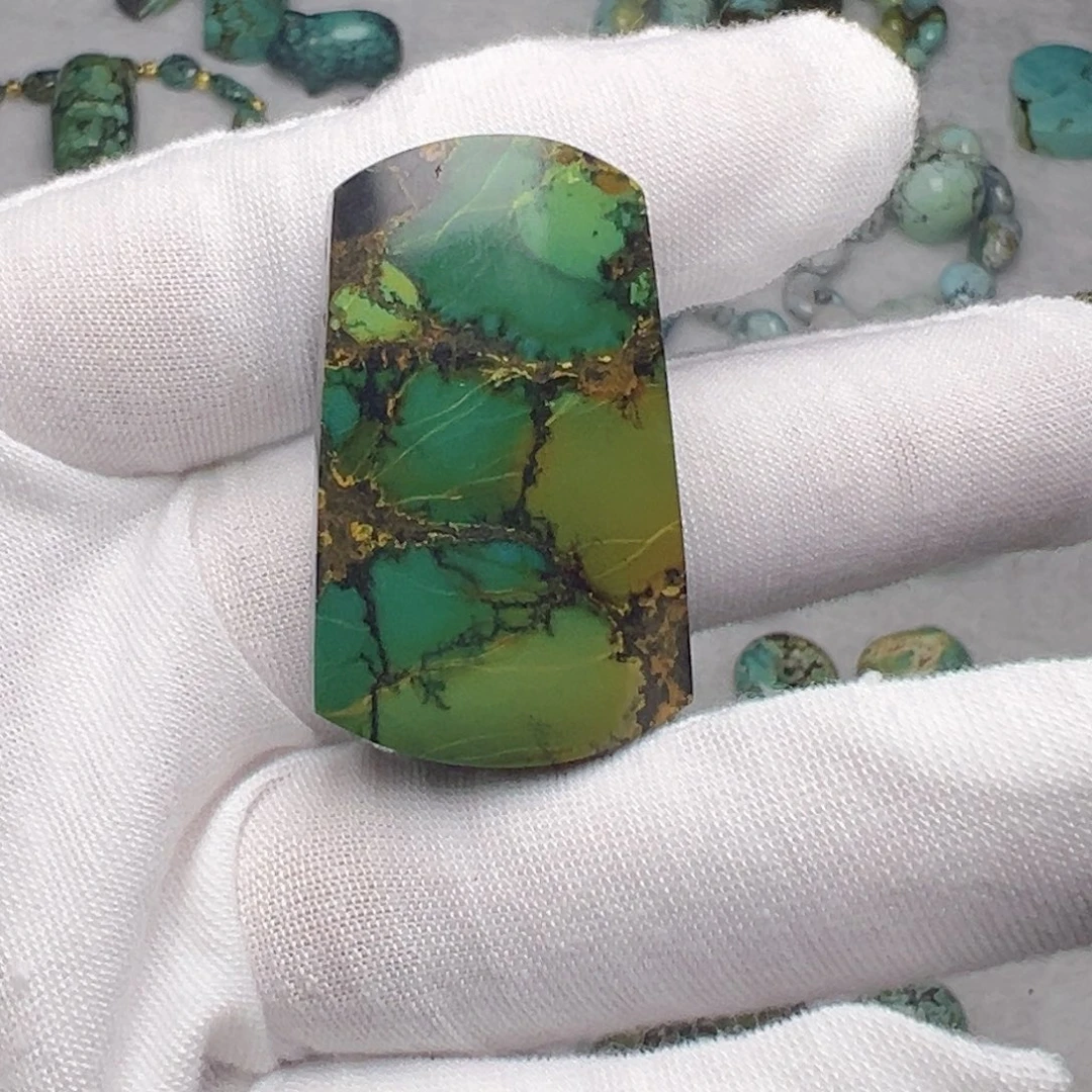 绿松石未镶嵌珠宝奇石